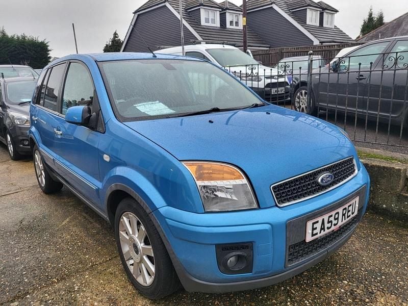 Blue Used 2009 Ford Fusion Titanium Hatchback | £2,495 (Fair price) - Image 1/3