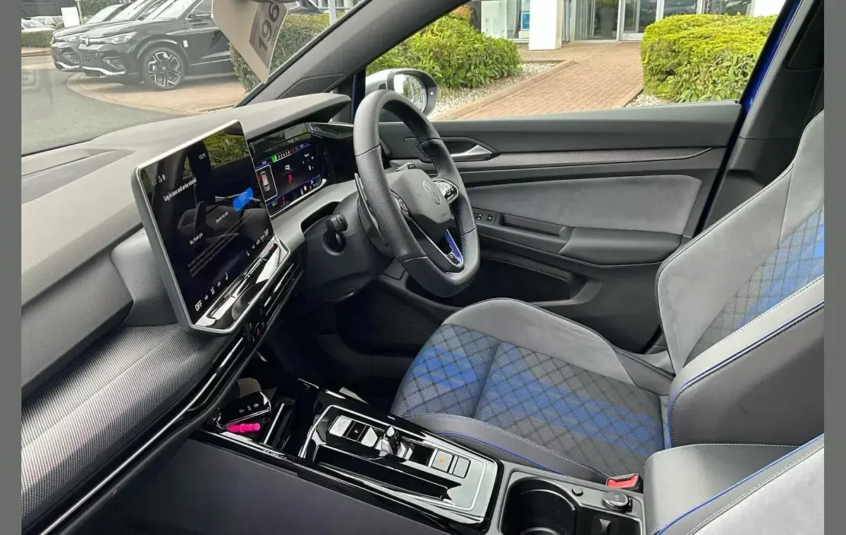 Used VW Golf VIII R 333 HP (244 kW) 2025 Blue Hatchback