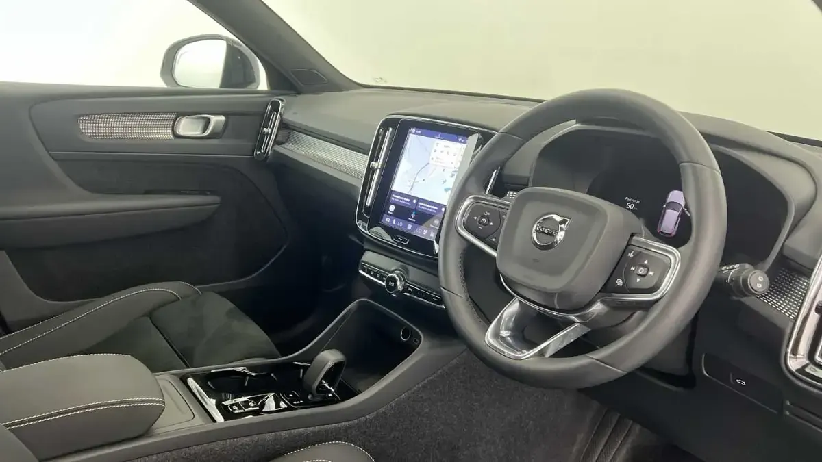 Used Volvo XC40 Plus 194 HP (142 kW) 2026 SUV