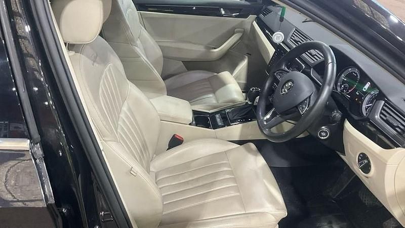 Used Skoda Superb LAURIN & KLEMENT 190 HP (139 kW) 2018 Black Estate