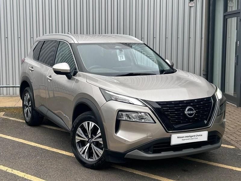 Used Nissan X-Trail N-Connecta 213 HP (156 kW) 2024 Champagne silver SUV