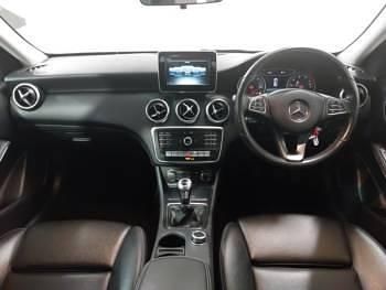 Used Mercedes A180 SE 122 HP (89 kW) 2016 White Hatchback