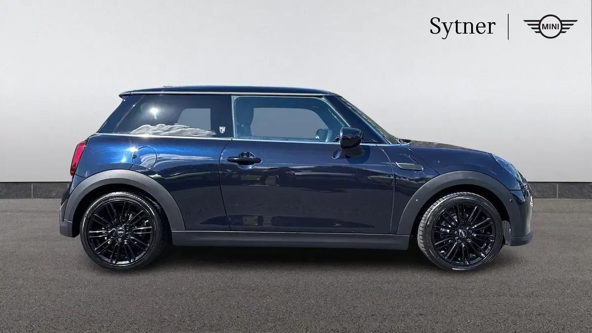 Used Mini Cooper Exclusive 134 HP (98 kW) 2022 Black Hatchback