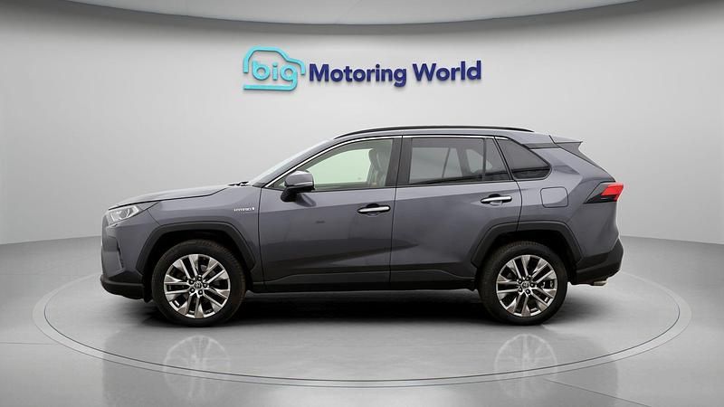 Used Toyota RAV4 Hybrid 219 HP (161 kW) 2021 SUV