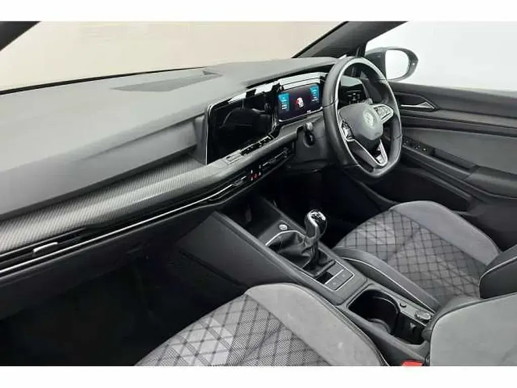Used VW Golf VIII 130 HP (95 kW) 2021