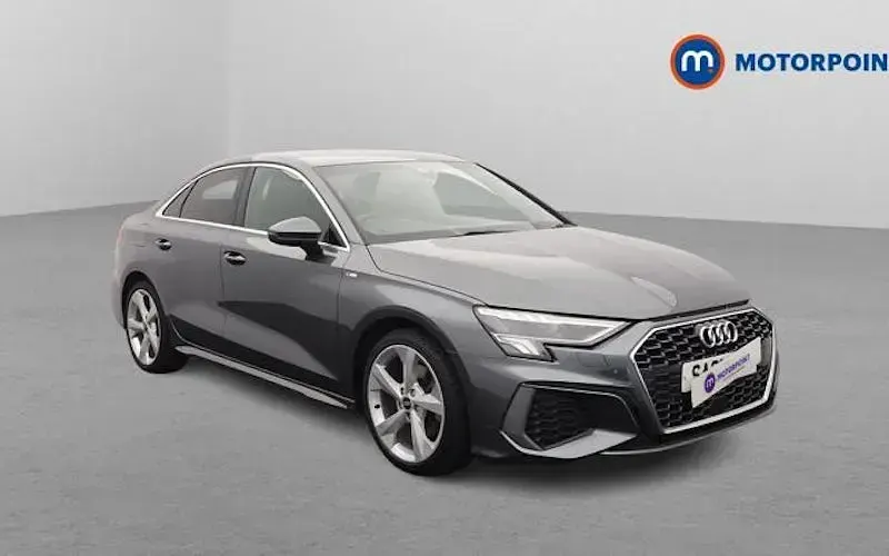 Usado Audi A3 S-Line 110 HP (80 kW) 2024 Sedan