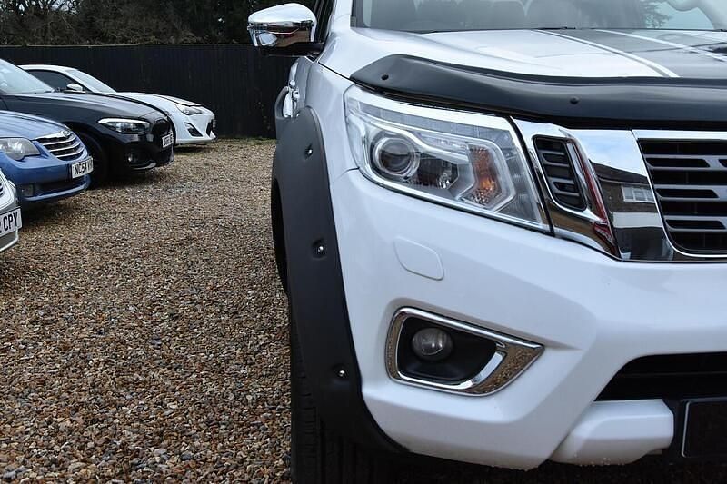 Usado Nissan Navara Tekna 190 HP (139 kW) 2018 Branco Pickup