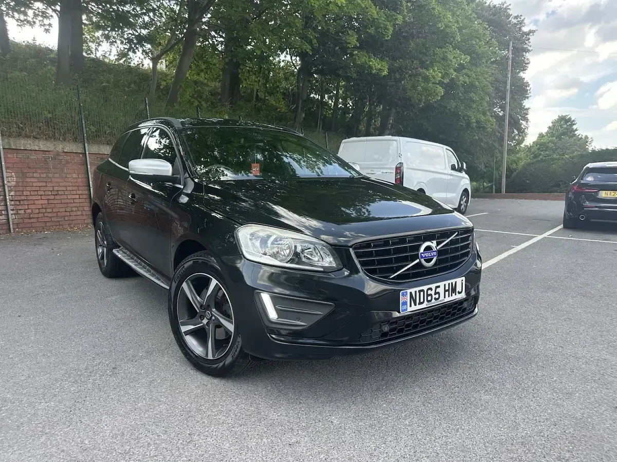 Used Volvo XC60 R-Design 190 HP (139 kW) 2015 SUV