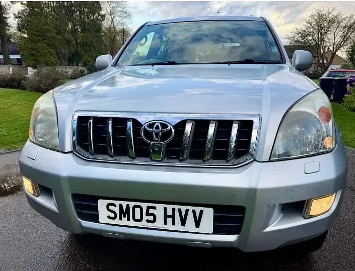 Used Toyota Land Cruiser 2005 Silver SUV