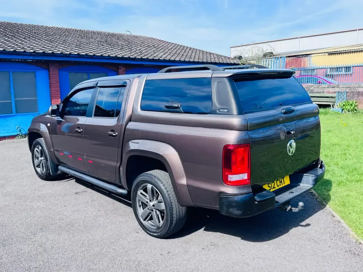 Begagnad VW Amarok Highline 180 HK (132 kW) 2013 Brun Pickup