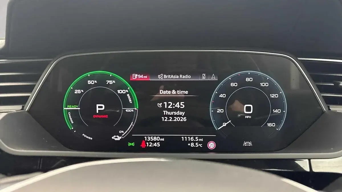 Używany Audi Q8 Sport 340 KM (250 kW) 2024 Niebieski SUV