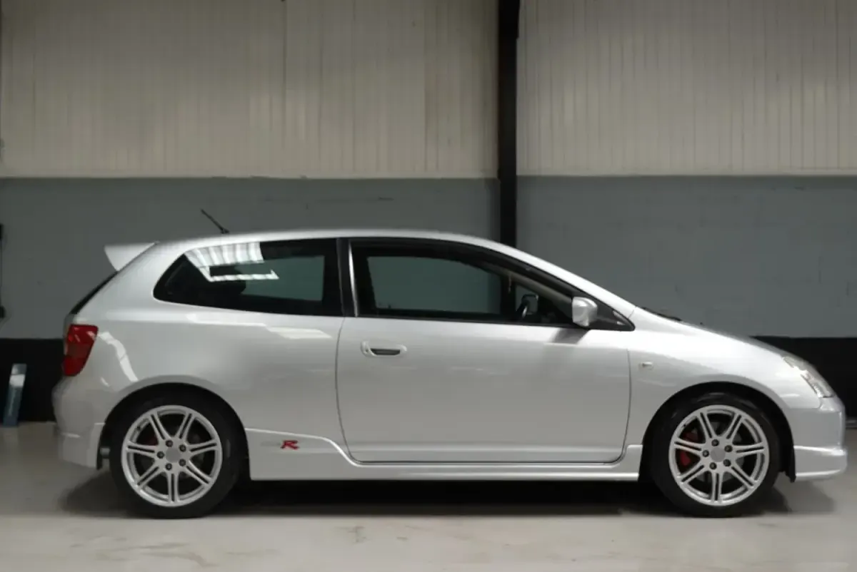Begagnad Honda Civic Type R 2003 Silver Halvkombi