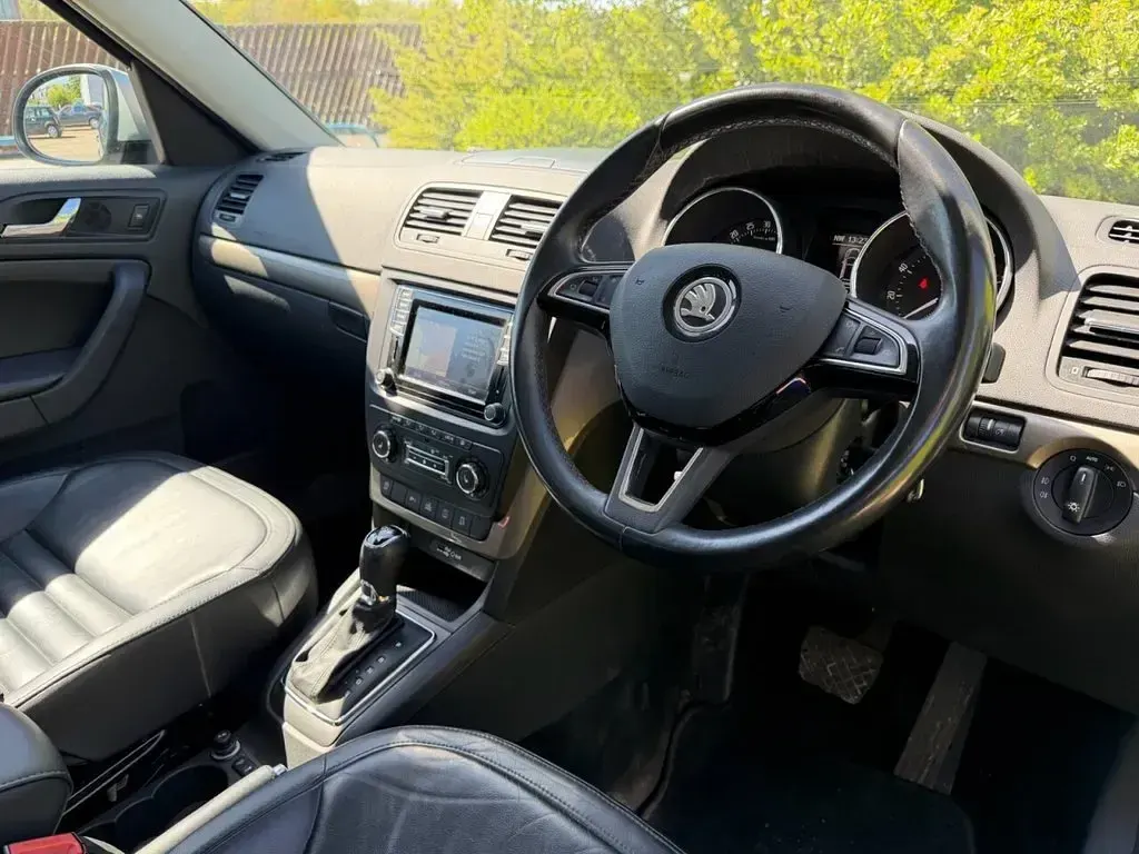 Used Skoda Yeti Drive 150 HP (110 kW) 2017 Grey SUV