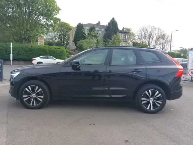 Used Volvo XC60 Core 250 HP (183 kW) 2023 Black SUV