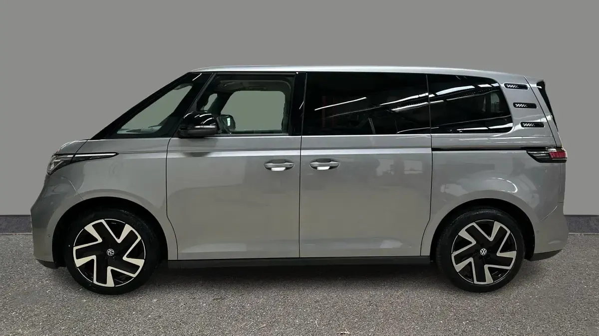 Usado VW ID. Buzz Pro 150 kW (204 CV) 2023 Plateado Monovolumen