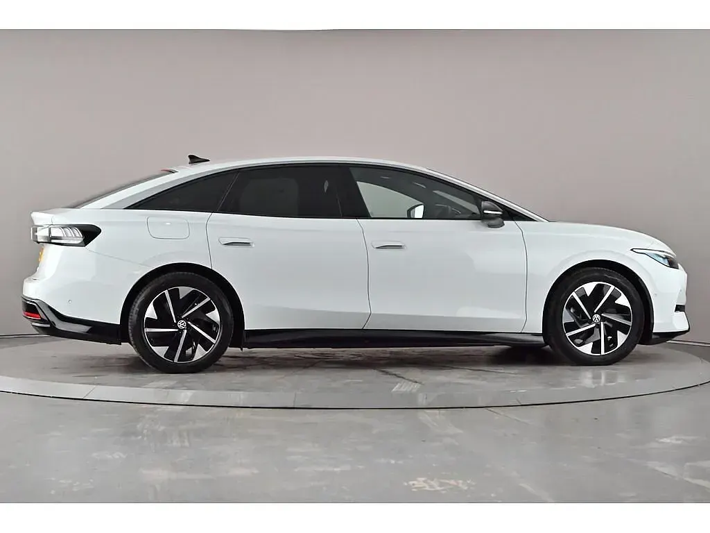 Used VW ID.7 Pro 210 kW (286 HP) 2025 White Hatchback