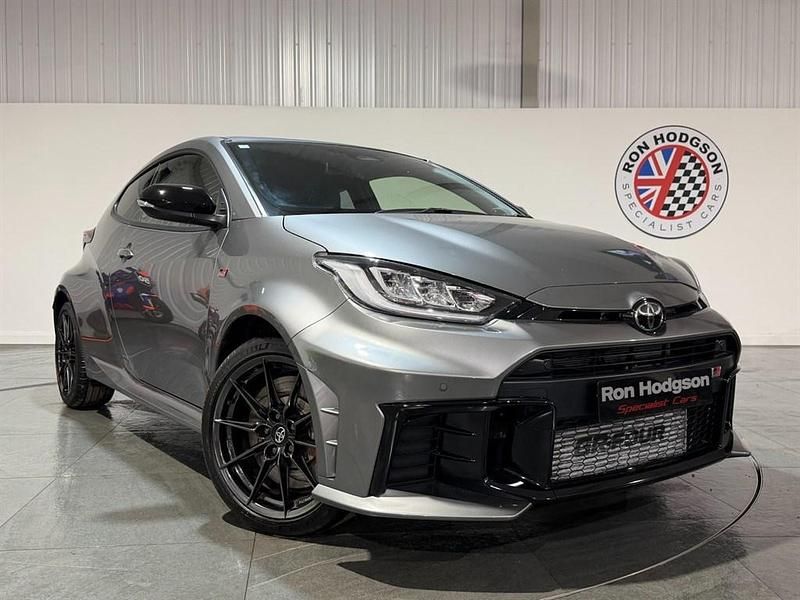 Used Toyota Yaris 304 HP (223 kW) 2025 Precious metal Hatchback