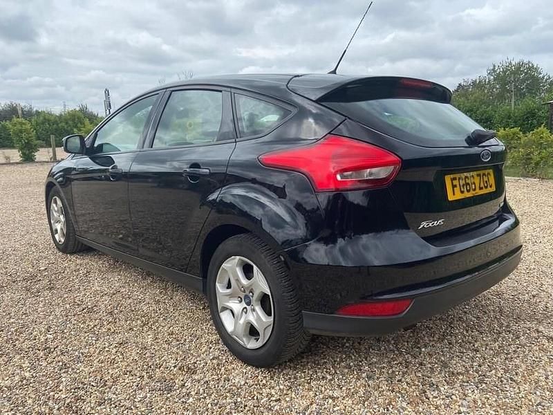 Used Ford Focus Style 100 HP (73 kW) 2017 Black Hatchback