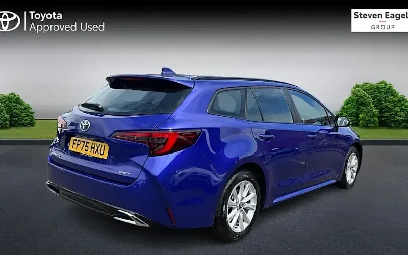 Used Toyota Corolla 178 HP (130 kW) 2025 Blue Estate