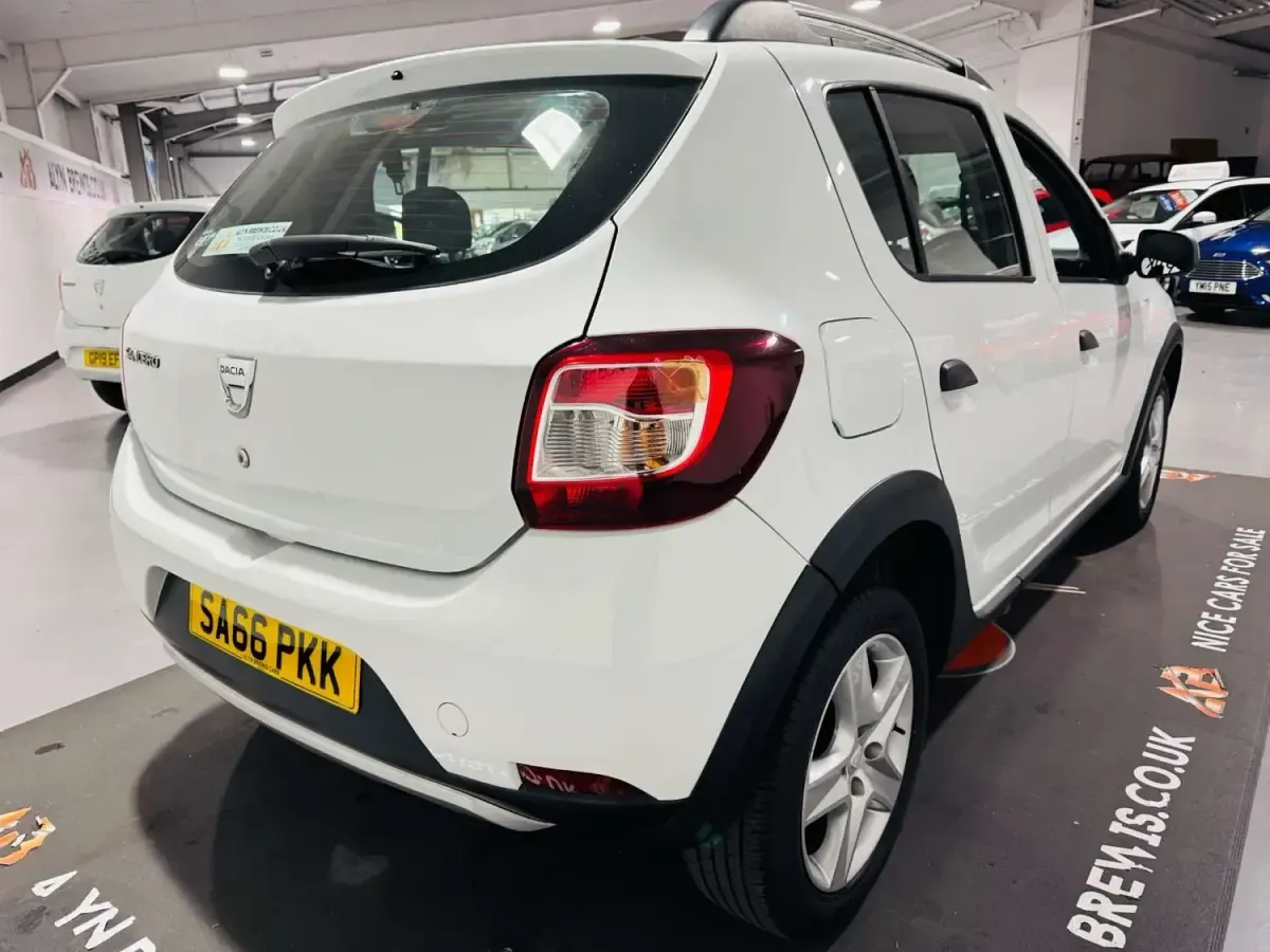 Begagnad Dacia Sandero Ambiance 2016 Vit Halvkombi