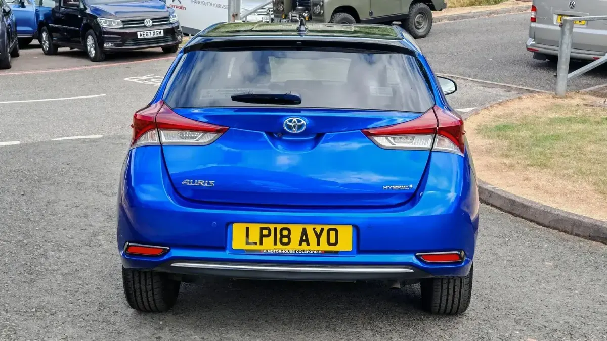Used Toyota Auris Hybrid Design 2018 Blue/black Hatchback