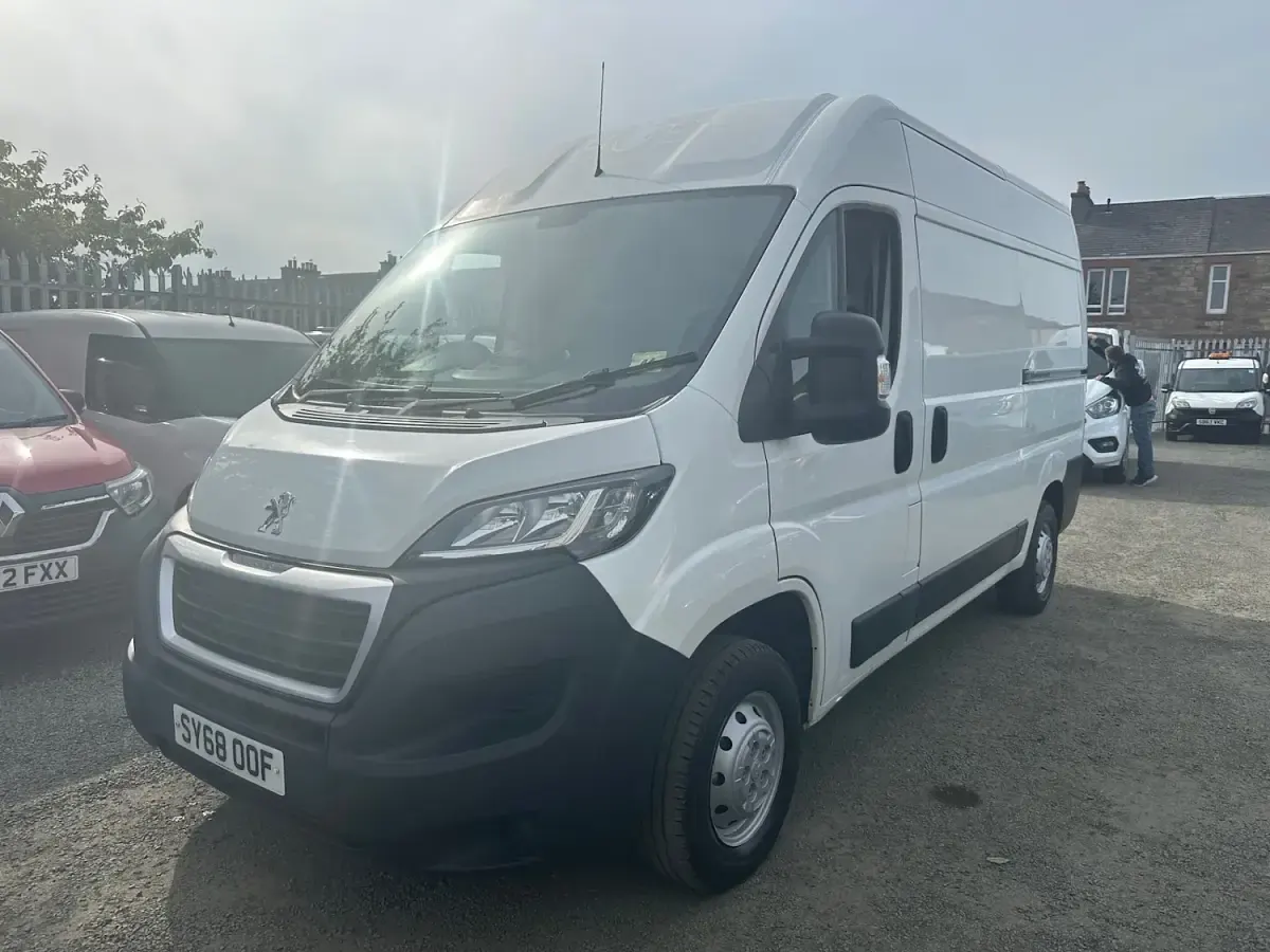 Used Peugeot Boxer 130 HP (95 kW) 2018 White Van