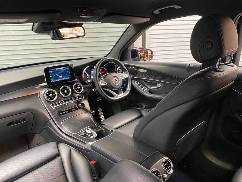 Used Mercedes GLC220 AMG line 168 HP (123 kW) 2016 Blue Estate