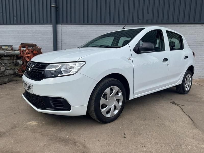 Used Dacia Sandero Ambiance 2017 White Hatchback