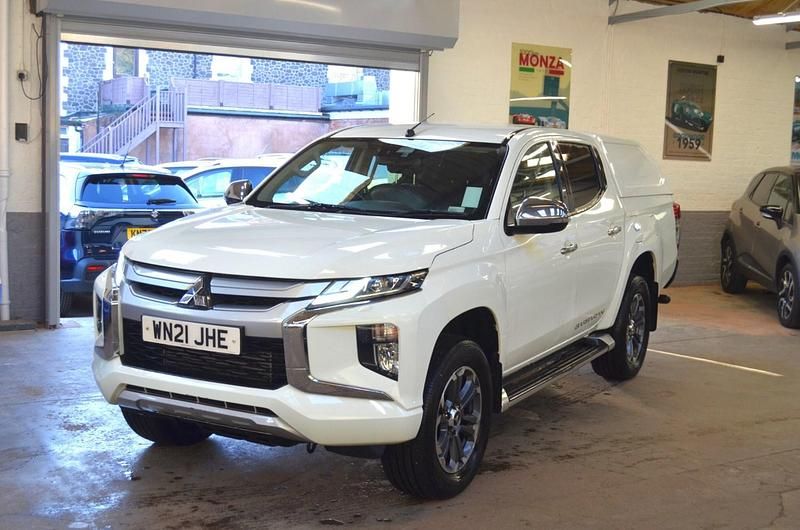 Used Mitsubishi L200 2021 White Pickup