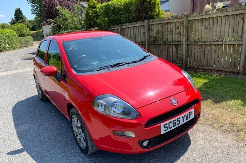 Red Used 2015 Fiat Punto Easy Plus Hatchback | £2,690 (Fair price) - Image 1/1