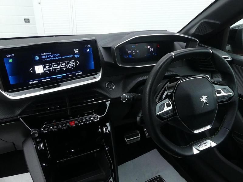 Used Peugeot 208 GT 99 HP (72 kW) 2023 Red Hatchback