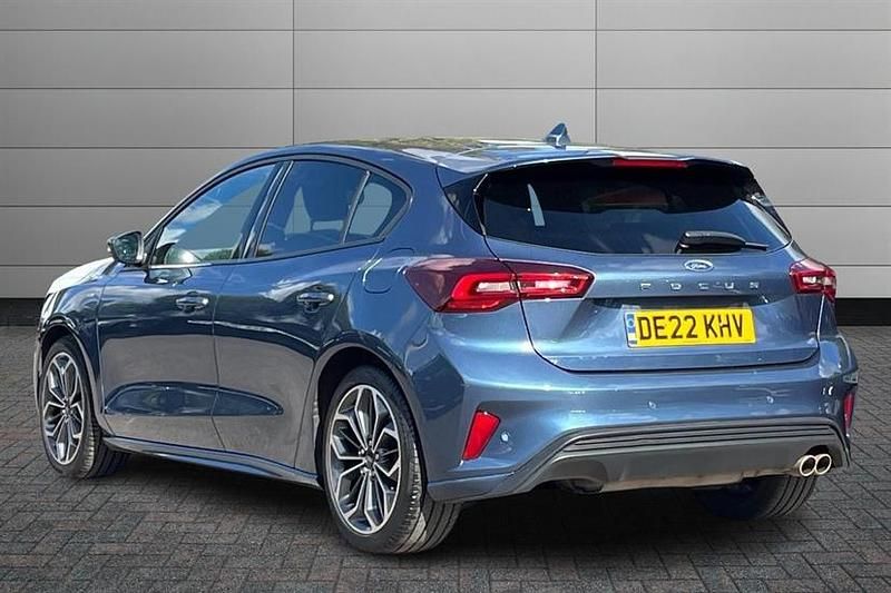 Chrome blue Used 2022 Ford Focus ST-Line Hatchback | £17,725 (Expensive) - Image 1/2