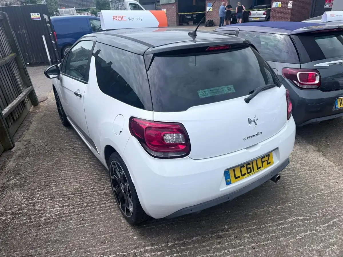 Used Citroën DS3 2011 White Hatchback