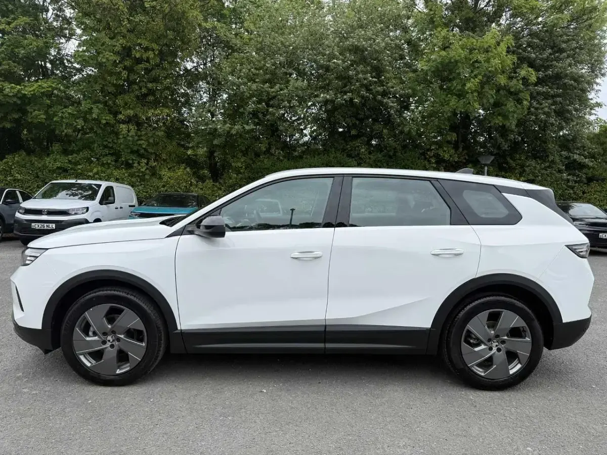 Neu Vauxhall Grandland X Design Edition 134 PS (98 kW) 2026 Weiß SUV