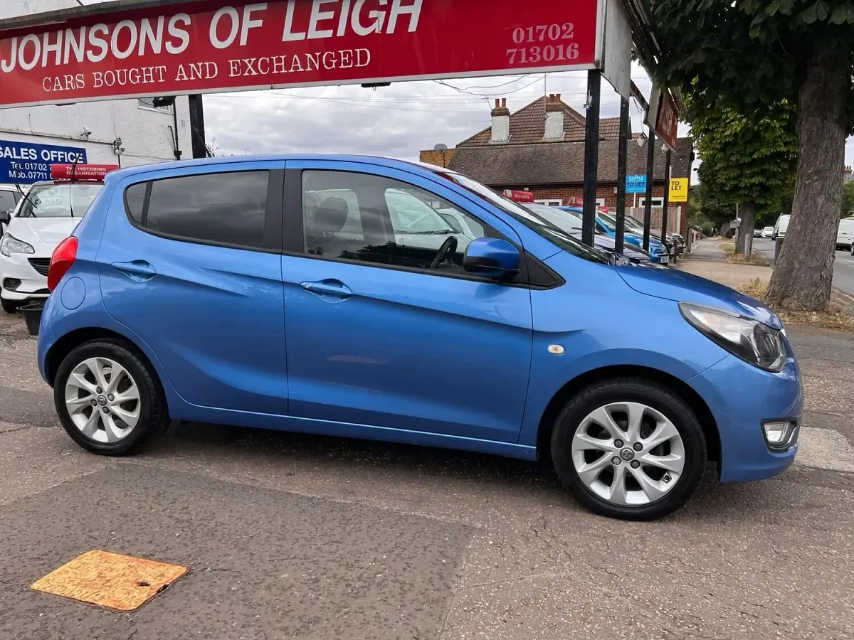 Used Vauxhall Viva 75 HP (55 kW) 2015 Blue Hatchback