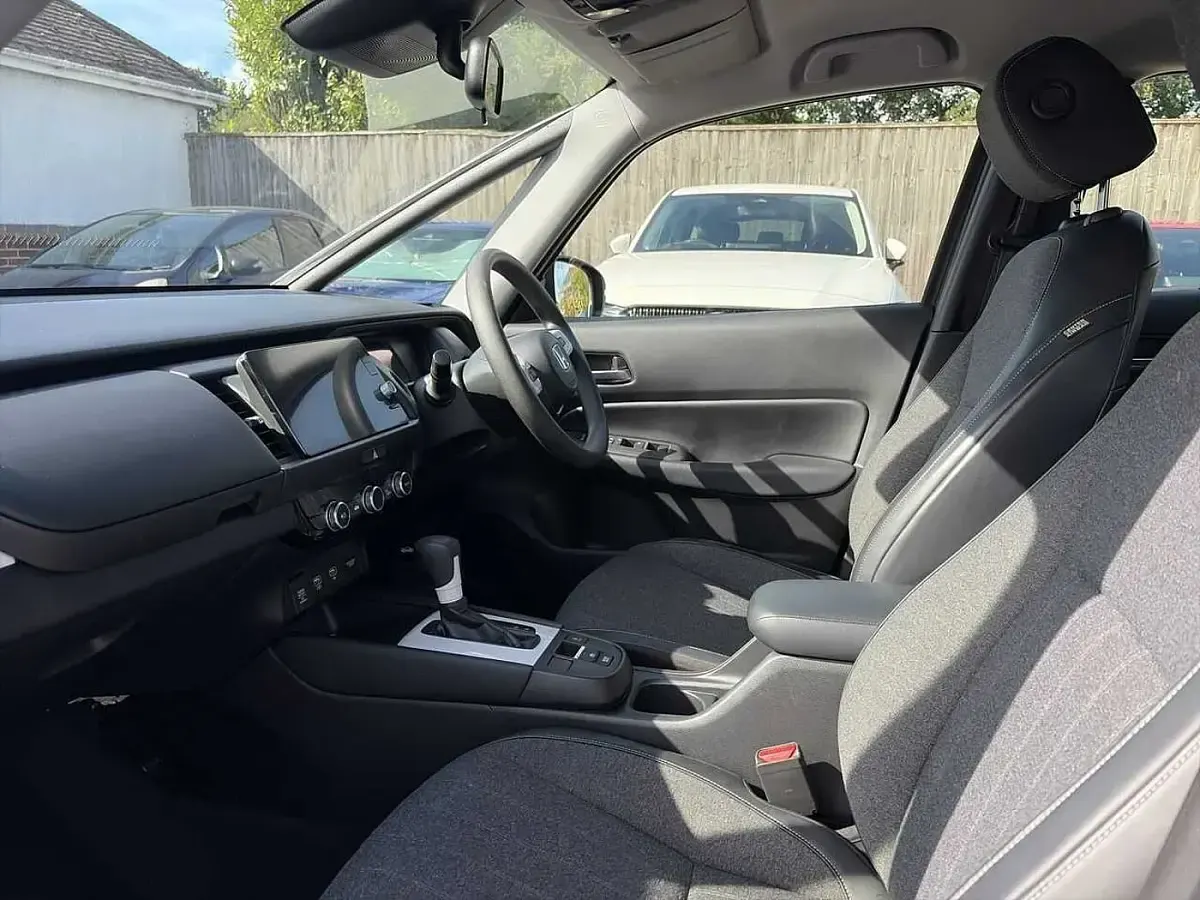 Used Honda Jazz Hybrid 109 HP (80 kW) 2022 Shining grey Hatchback