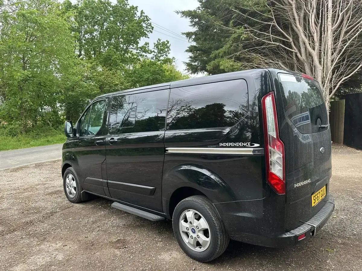 Used Ford Tourneo Titanium 130 HP (95 kW) 2017 Black MPV