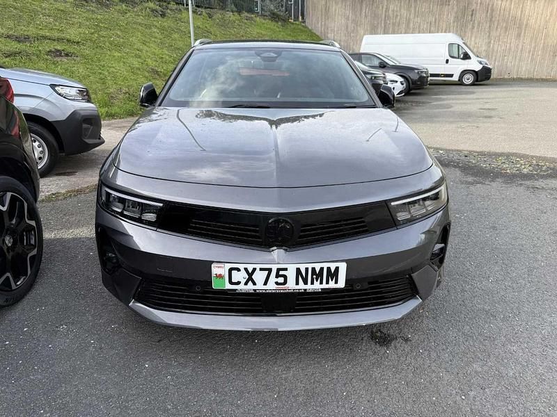 Grey New 2025 Vauxhall Astra S Estate | £23,495 (Super price) - Image 1/4