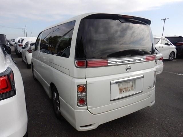Used Nissan Elgrand 2006 White MPV