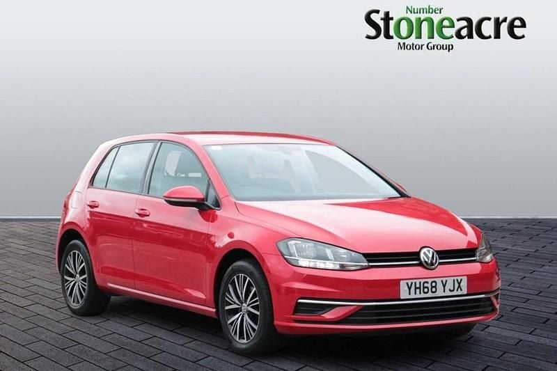 Used 2019 VW Golf VII SE Hatchback | £12,995 (Good price) - Image 1/1