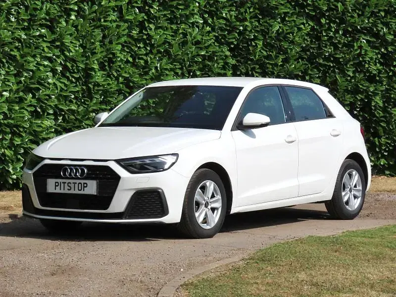 Used Audi A1 Sportback Sport 95 HP (69 kW) 2022 Candy white Hatchback