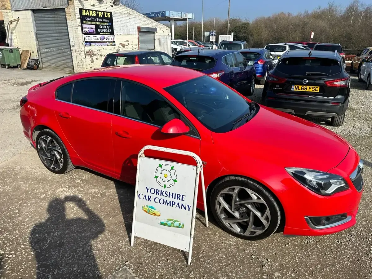 Used Vauxhall Insignia SRi 2016 Red Hatchback