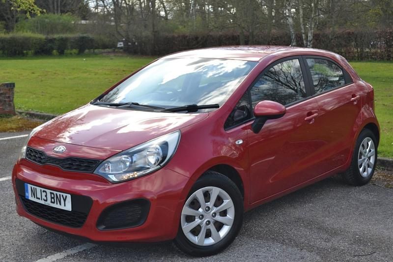 Used Kia Rio 85 HP (62 kW) 2013 Red Hatchback