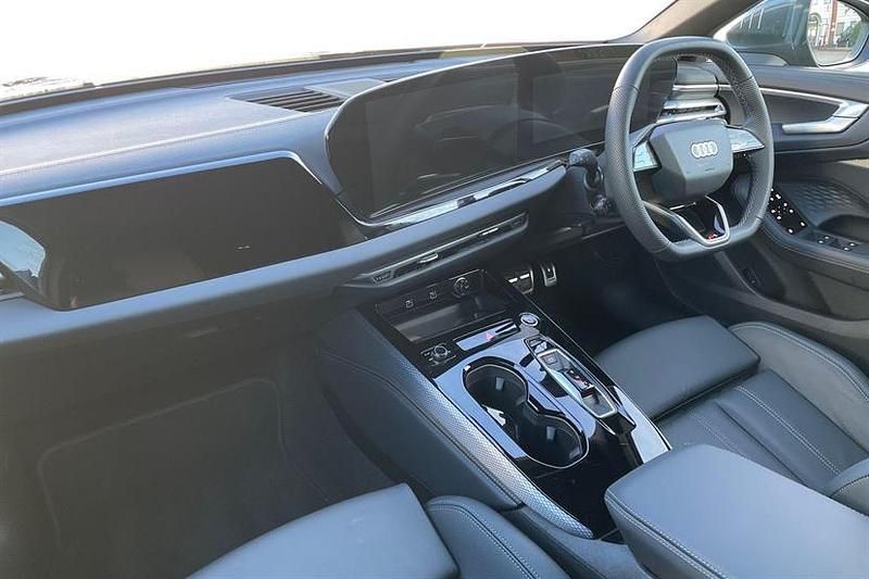 Usado Audi A5 S-Line 204 CV (150 kW) 2025 Gris Familiar