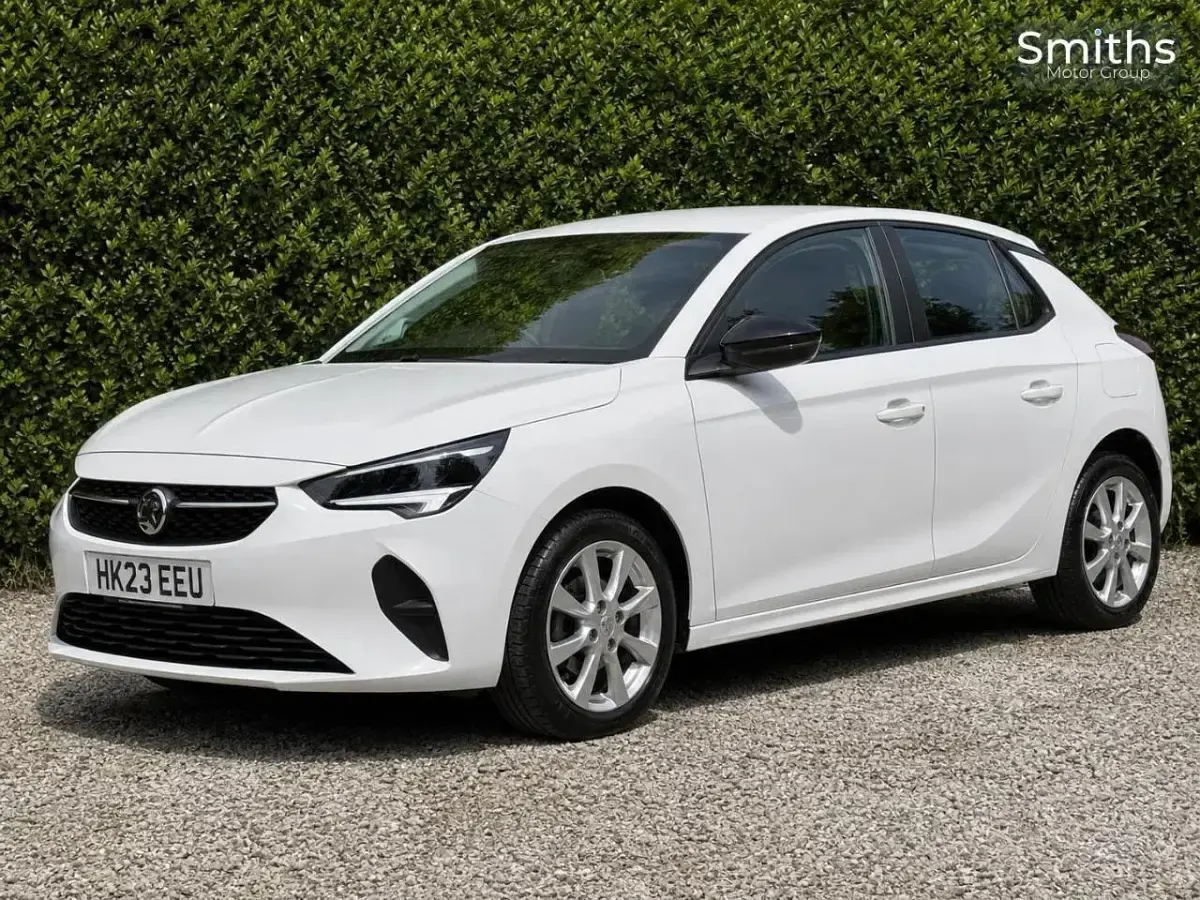 Used Vauxhall Corsa Design Edition 74 HP (54 kW) 2023 White Hatchback