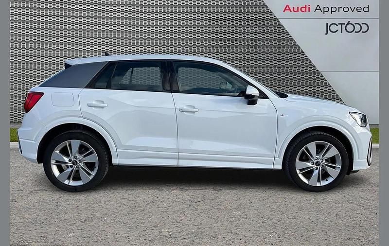Used Audi Q2 S-Line 147 HP (108 kW) 2023 White SUV