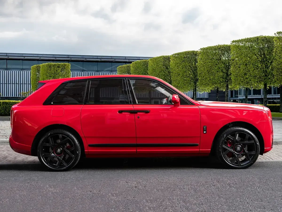 New Rolls Royce Cullinan 2026 St james red SUV