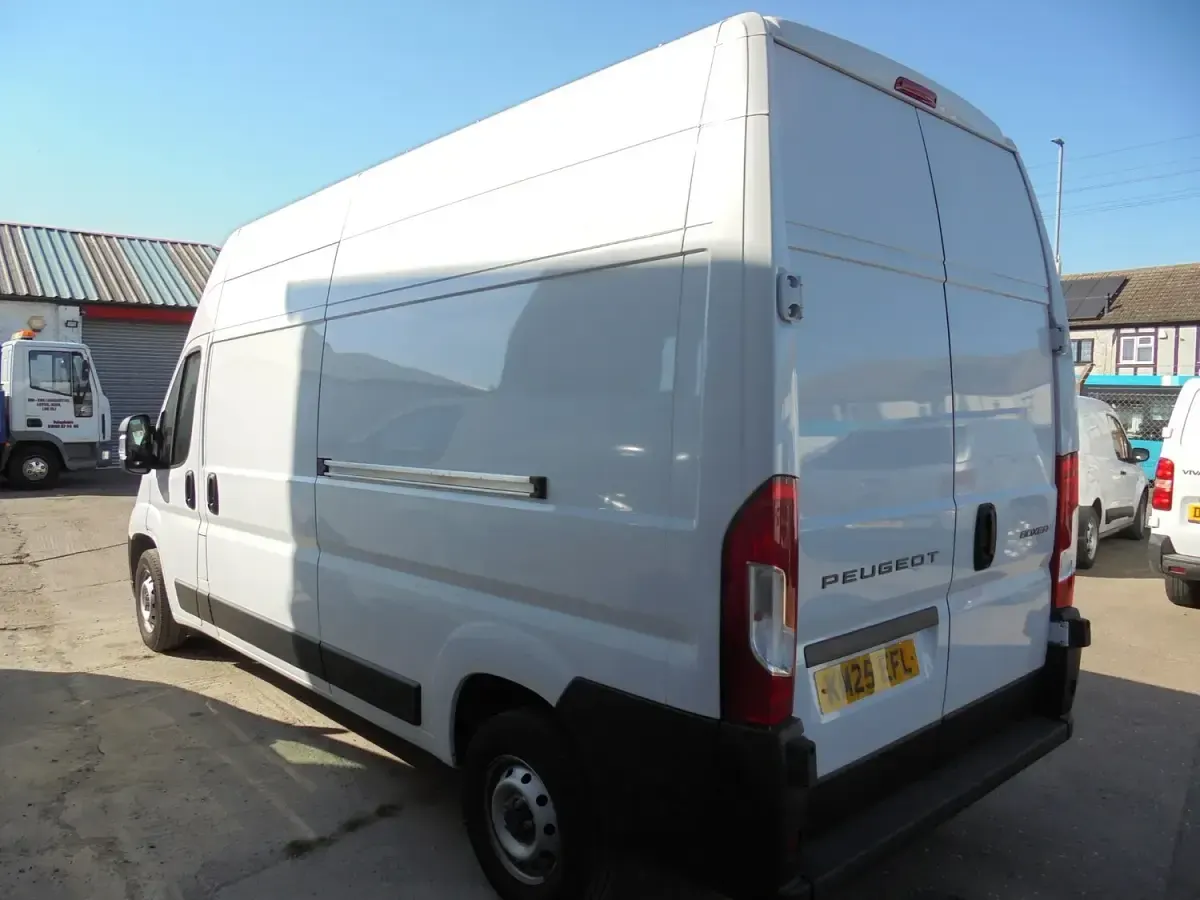Used Peugeot Boxer 140 HP (102 kW) 2025 White Van