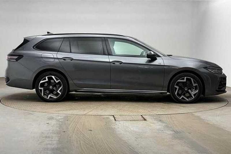 Used VW Passat R-line 272 HP (200 kW) 2025 Grey Estate