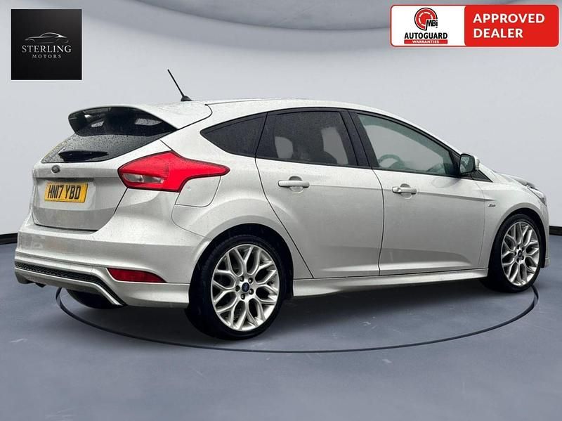 Used Ford Focus ST-Line 120 HP (88 kW) 2017 Silver Hatchback